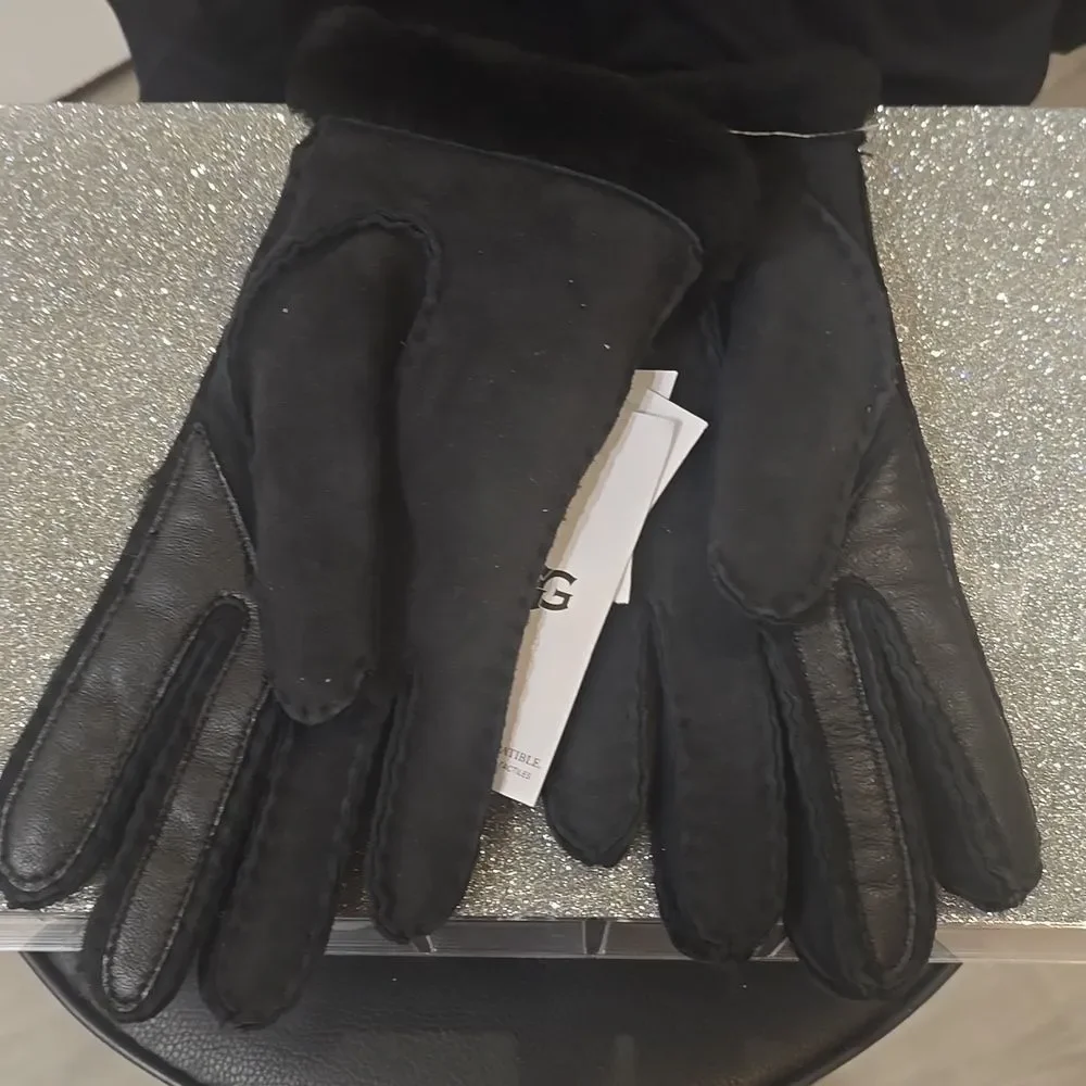 Ugg Sheepskin Exposed‎ Seam Glove- Black